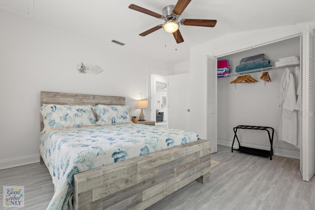 The Good Vibes Only Cottage Tampa Extérieur photo